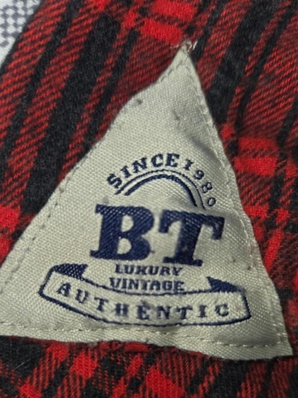 Boston Traders Plaid Flannel Button-Up Shirt Red Black | Vintage Since 1986 | S - Picture 3 of 5